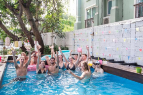 Revolution Khao San by The Bliss